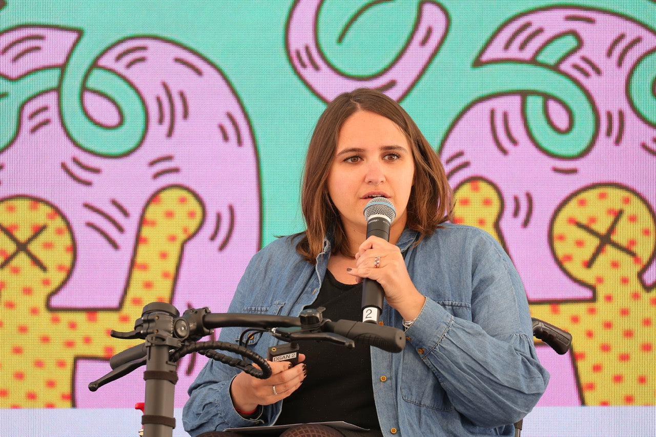Charlotte Alaux prend la parole à HELLO LA TECH 2023.