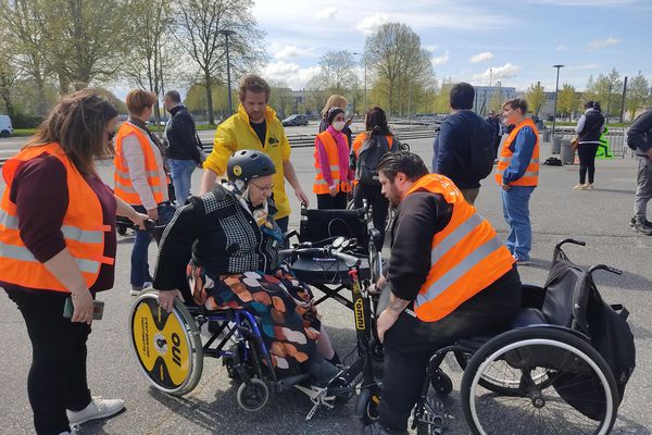 France 3 : Vélos, trottinettes et quads pour personnes en situation de handicap mis en lumière par des jeunes à Caen